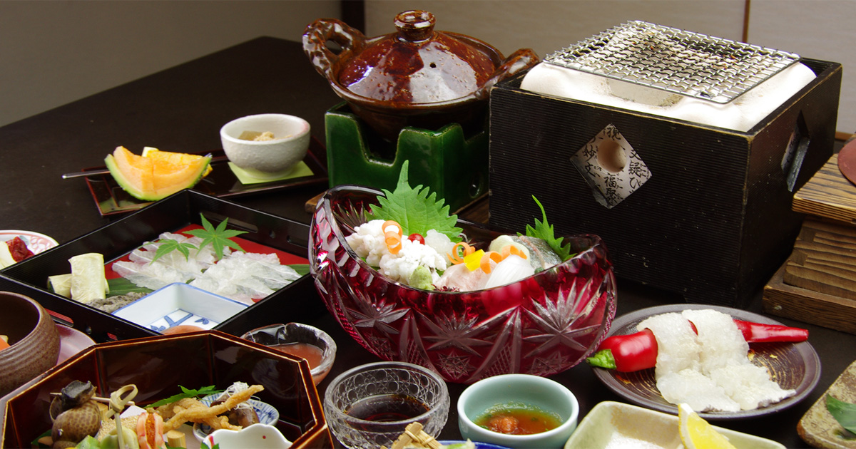 最終値下げ ☆お料理屋さんの器 豆 はやく 錦手椿の花文 輪花 今泉今右衛門 鉢